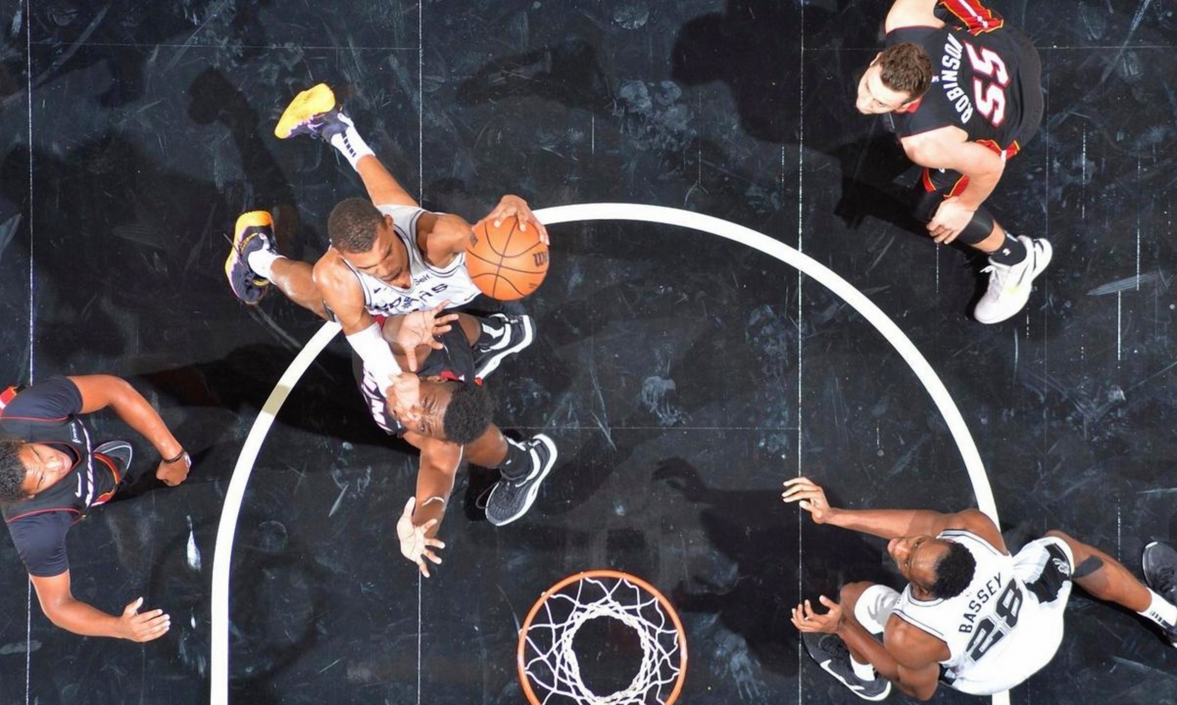 九游官网入口注册-NBA常规赛赛程吃紧，浙江稠州今夜手感冰凉，信心回归，数据趋势出现新变化的简单介绍