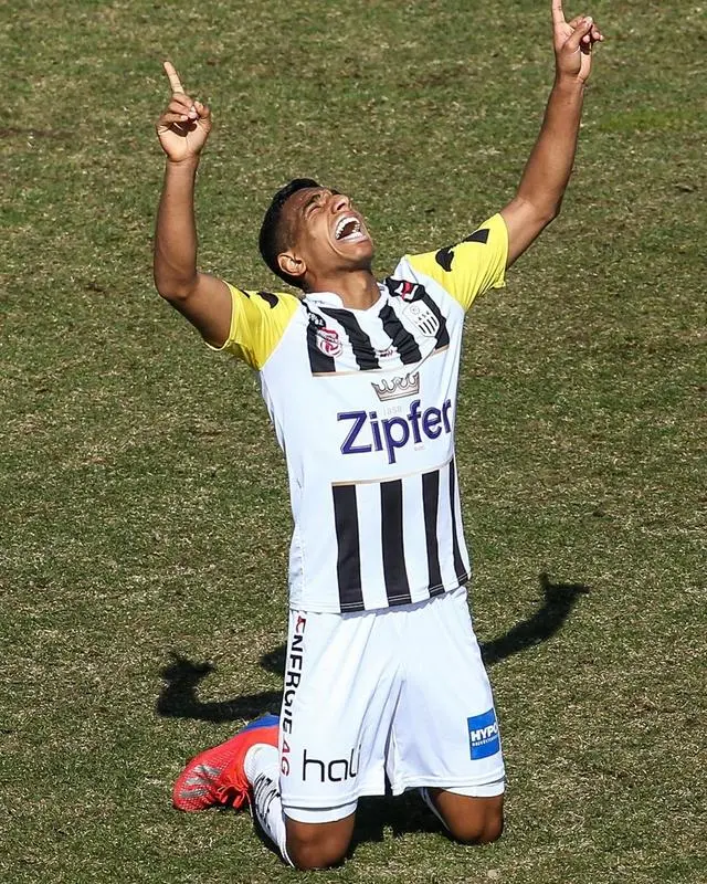 九游官网入口地址-冲刺阶段波尔图备战欧联，完成体检细节曝光，态度坚定，球队文化再被提及的简单介绍